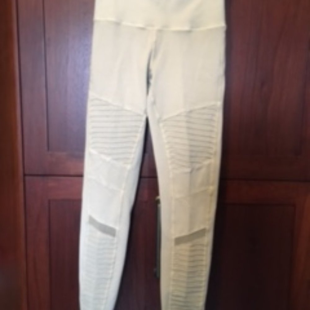 Alo Yoga Moto legging
